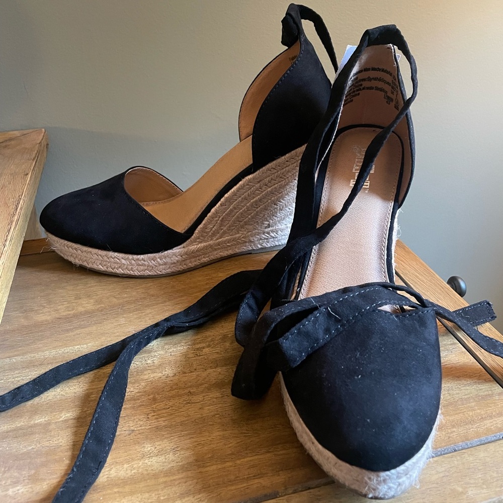 NWT Black Lace Up Espadrille Wedges